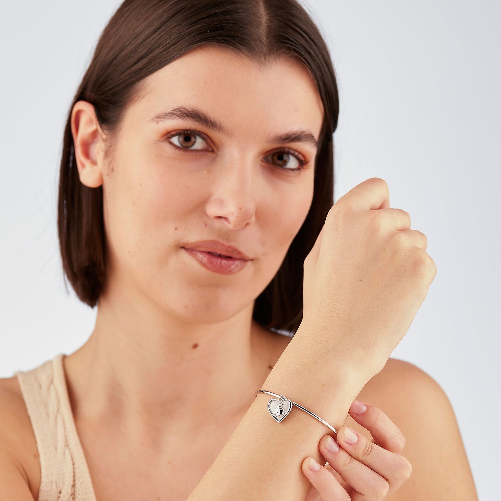 S'Agapõ DUH DUH SUH24 dettaglio bracciale rigido con pendenti