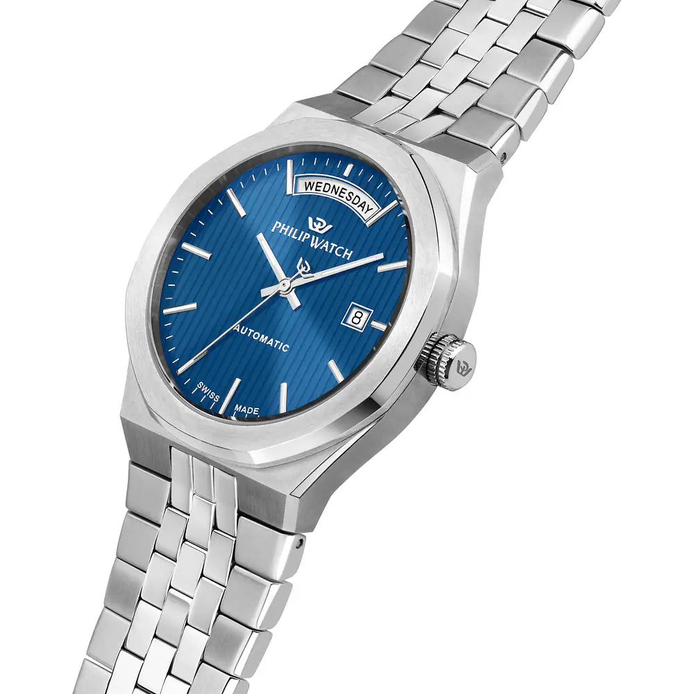 Philip Watch Windsurf R8223533003 quadrante blu e cassa in acciaio, vista di tre quarti