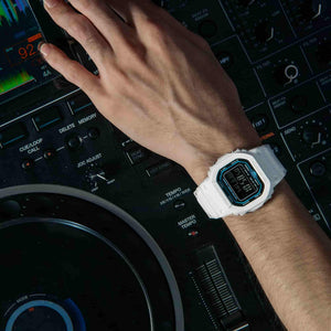 Orologio Casio G-Shock DW-B5600SF-7ER Sci-Fi uomo-2b Gioielli