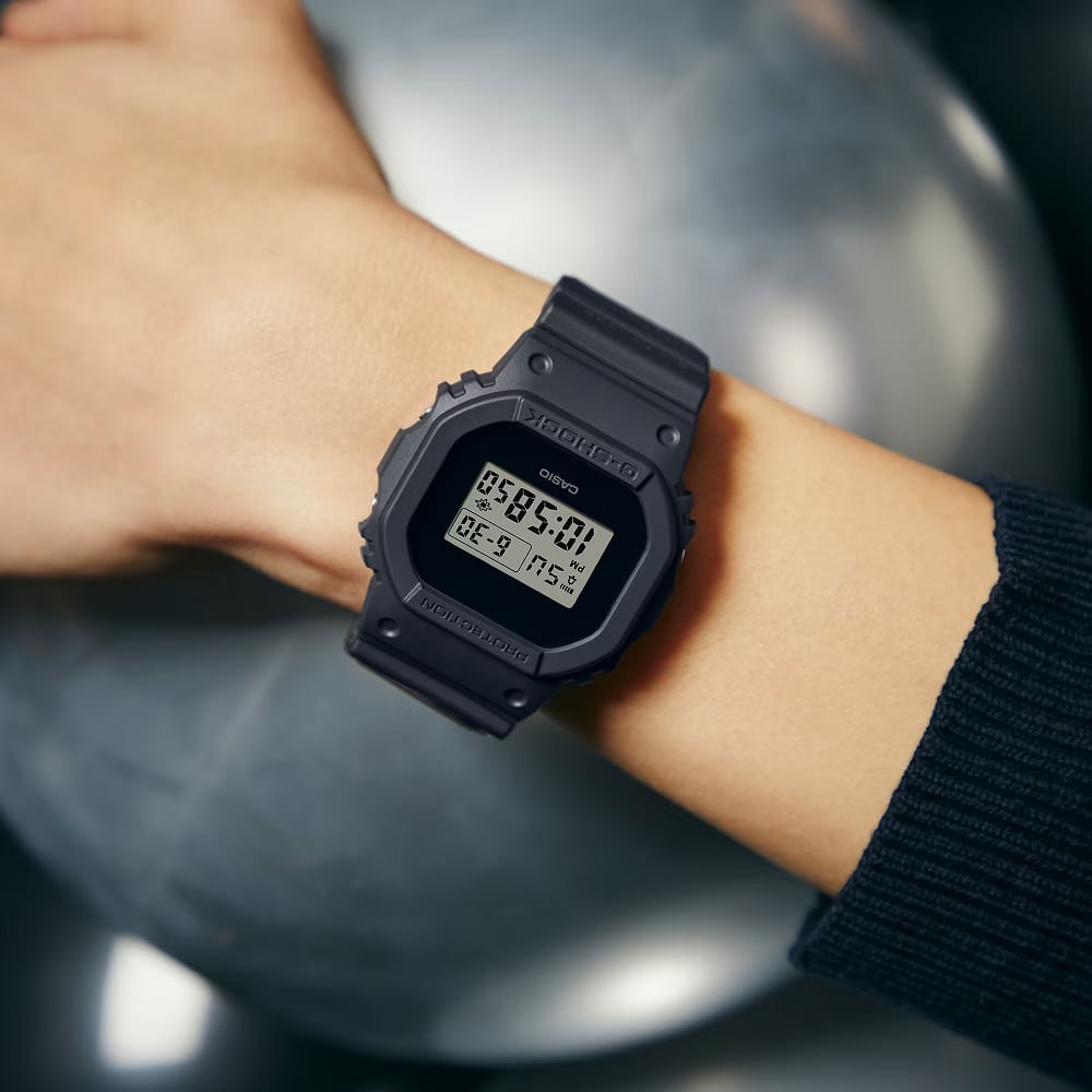 Orologio Casio G-Shock DWE-5657RE-1ER Limited Edition uomo-2b Gioielli