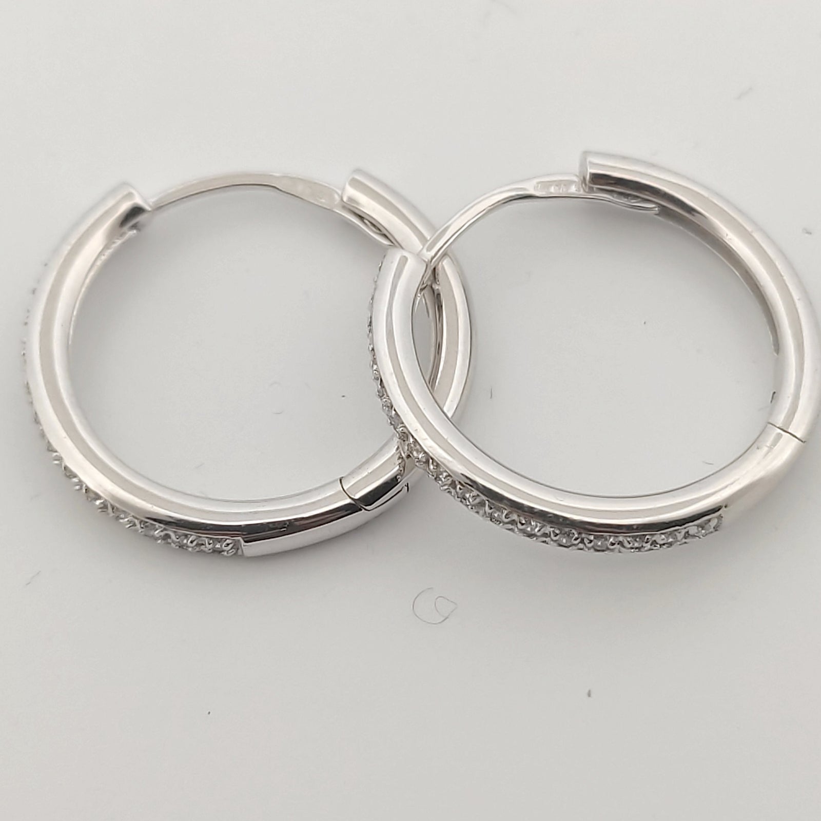 Orecchini oro bianco 18kt Diamanti 0,16 Ct a cerchio-2b Gioielli