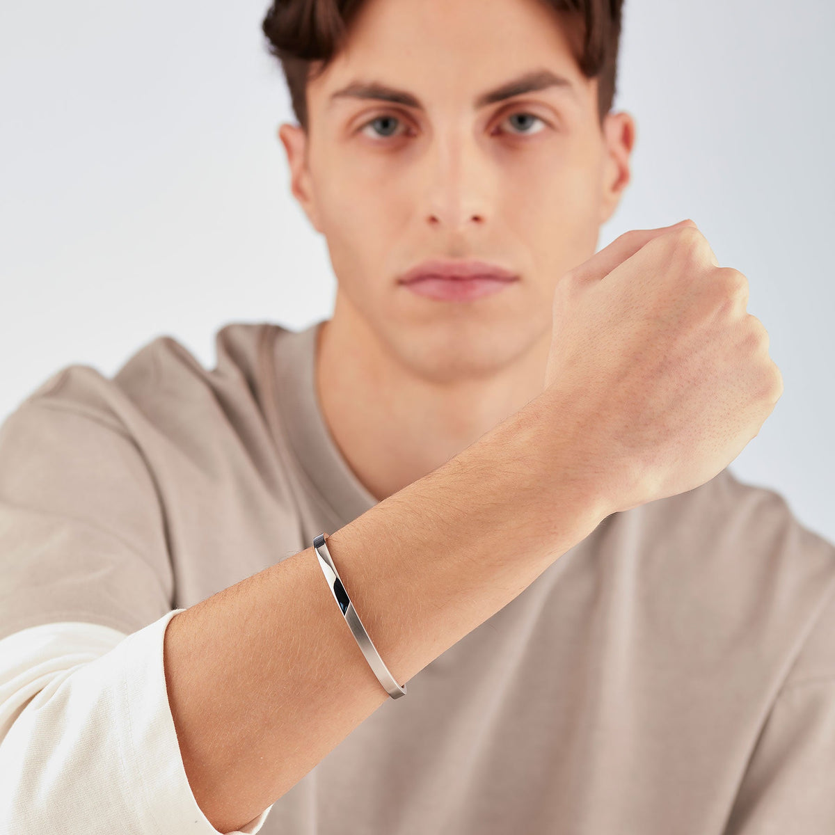 S'Agapõ BOUND SBD18B dettaglio satinato su bracciale rigido