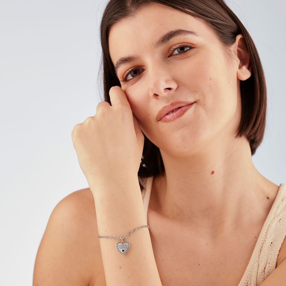 S'Agapõ DUH DUH SUH16 dettaglio bracciale con pendente a cuore satinato