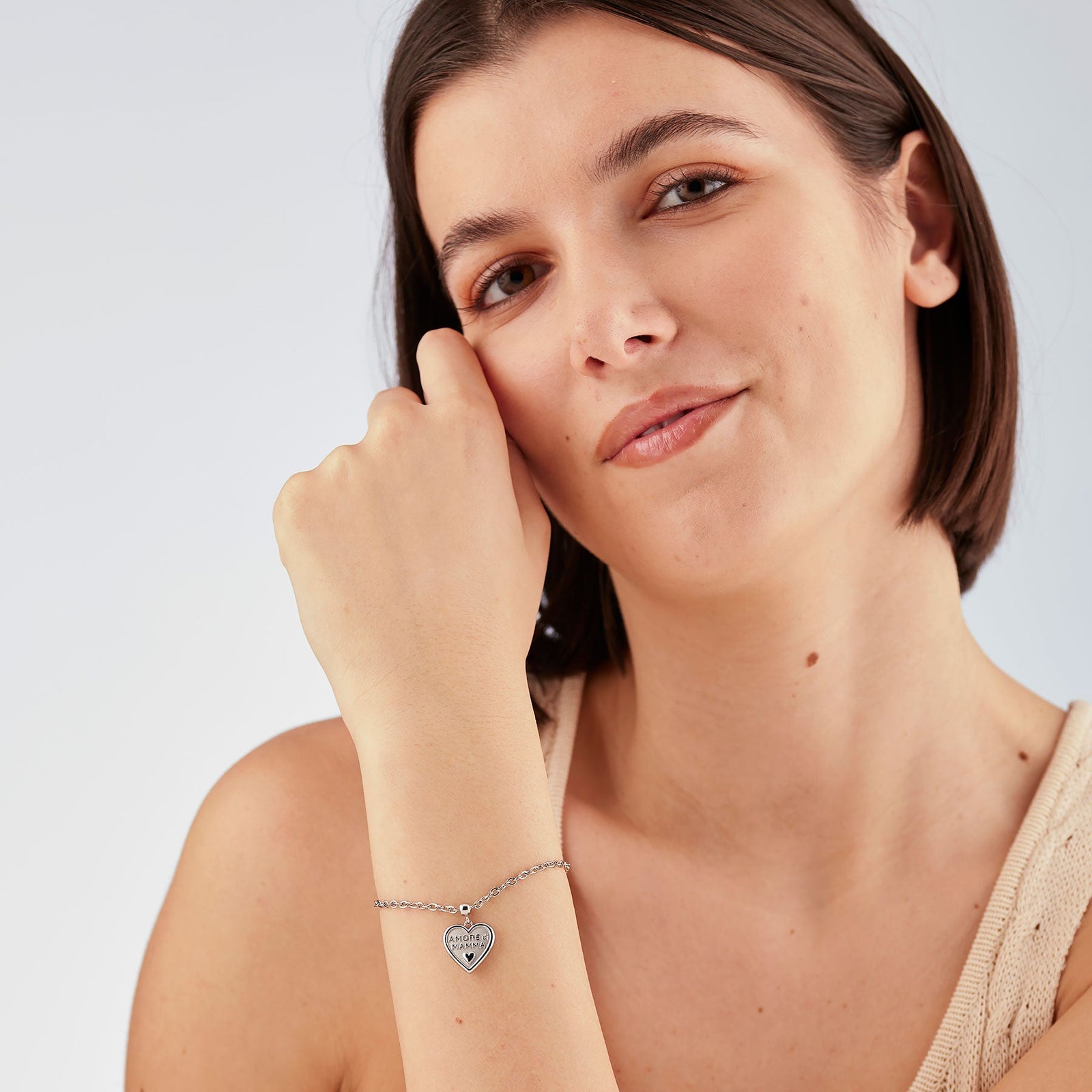 S'Agapõ DUH DUH SUH16 dettaglio bracciale con pendente a cuore satinato