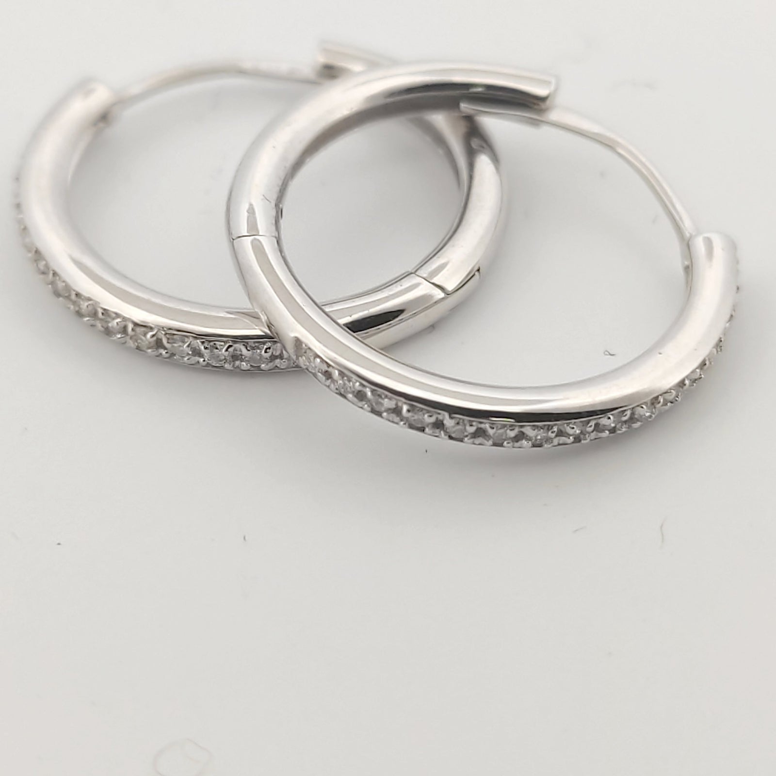 Orecchini oro bianco 18kt Diamanti 0,16 Ct a cerchio-2b Gioielli