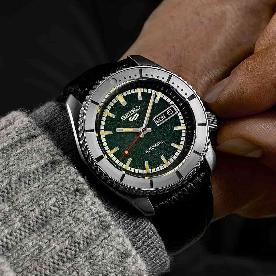 Orologio Seiko 5 Sport SRPJ91K1 Masked Rider Limited Edition uomo-2b Gioielli